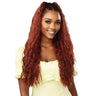 Perruque Synthétique Longue Ondulée Converti Cap LET IT RIPPLE Outré en roux DR2 Cinnamon Spice portée en demi-tête