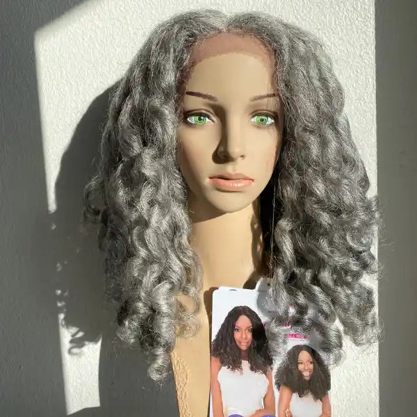 Perruque Lace Wig Yaki Bouclé Natural Me JENNA en Gris (51) - Janet Collection