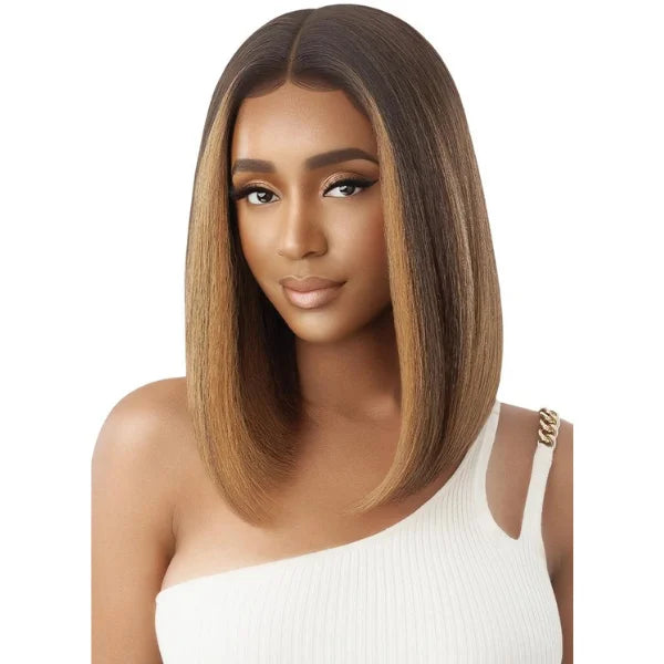 Perruque lace front HD Transparent bob lisse effet yaki straight couleur caramel DRFF2 Toasted Almond lacefront deluxe Anniston Outre.