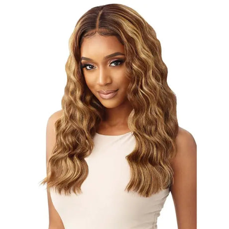 Perruque lace hd wavy ondulée caramel mi longue couleur dr2 creamy toffee en cheveux synthétiques  mikaella melted hairline outre