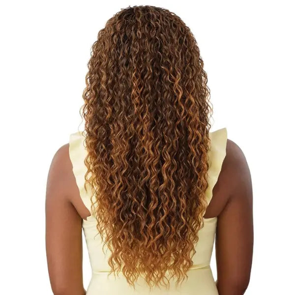 Longue perruque Outré Wig bouclée curly en châtain caramel couleur DR Hazelnut Brown Island Curls Converti Cap